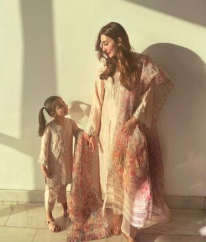 Aisha Uqbah Malik Instagram - Guess who doesn’t get to decide what color she wants to wear on Eid anymore?! 🙋‍♀️🙄 

Twinning on Eid in our forever favorite @aghanoorofficial in M’s favorite color 👚

 #thisoutfithasmy🤍