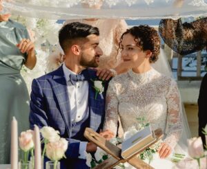 Aisha Uqbah Malik Instagram - Throwback to the most beautiful, magical wedding 🤍

#saadwedsmahbaan

#family #babycousinswedding  #destinationwedding 

👗 @sunniamanahilofficial