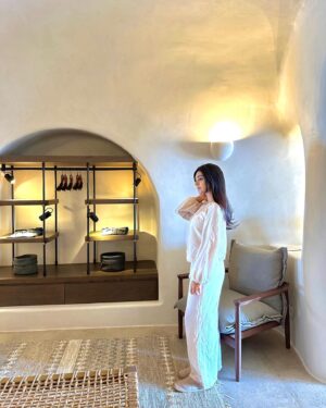 Aisha Zafar Khan Instagram - The love I have for @vora_santorini 🌵🪵🧸
.
.
.
.
#greece #villa #santorini #nature #goodvibes #foodie
