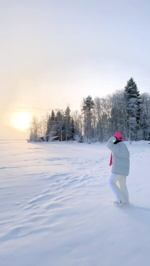 Aisha Zafar Khan Instagram - Walking on a frozen lake ❄️⛄️

#finland #lapland #goldenhour #beautiful #travel #nature #sunset #wintervibes