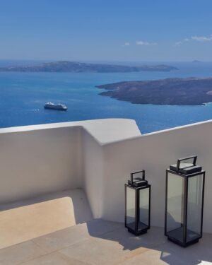 Aisha Zafar Khan Instagram - The love I have for @vora_santorini 🌵🪵🧸
.
.
.
.
#greece #villa #santorini #nature #goodvibes #foodie