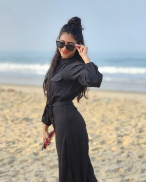 Aishu Instagram - Shell yeah!!!⛱️☀️

#vacay #ootd #beaching