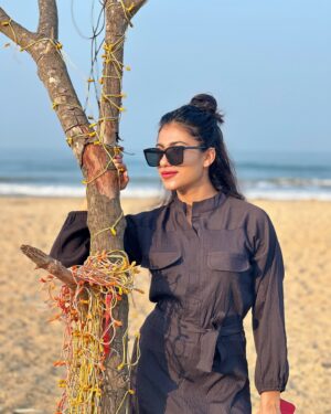 Aishu Instagram - Shell yeah!!!⛱️☀️

#vacay #ootd #beaching