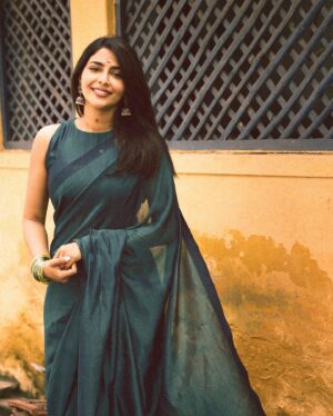 Aishwarya Lekshmi Instagram - பொங்கல் பண்டிகை உங்களின் வாழ்க்கையில் தெய்வீக ஆசிகளால் நிறைந்த அமைதி, மகிழ்ச்சி, ஆரோக்கியம், செழிப்பு என அனைத்தையும் கொடுத்து, உங்கள் எதிர்காலம் ஒளிரட்டும் ✨✨🌾🌾🌾🌾🌾🌾✨✨✨ 

Happy Thai pongal & Makar Sankranthi to my dearest fam here on the gram. May this year be magical for you and your family✨

Captured this for #Maaman pooja, and it has been almost 30
days of shoot now, cant wait to get back to Tiruchirapalli to complete filming.. 
Simultaneously shooting for #SambharalaYettigattu as well and cant wait to share more about both these stories to the world . Hoping to do more of what i love and entertain myself (very imp you see 🫣) and all of you this year. God bless us all in abundance✨✨✨ 

 Postcard from the past photographed by Aakash ( @stills_akash_balaji )and Wearing @neela_by_anuvardhan assisted by @aishwarya.venumbaka
