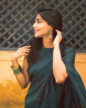 Aishwarya Lekshmi Instagram - பொங்கல் பண்டிகை உங்களின் வாழ்க்கையில் தெய்வீக ஆசிகளால் நிறைந்த அமைதி, மகிழ்ச்சி, ஆரோக்கியம், செழிப்பு என அனைத்தையும் கொடுத்து, உங்கள் எதிர்காலம் ஒளிரட்டும் ✨✨🌾🌾🌾🌾🌾🌾✨✨✨ 

Happy Thai pongal & Makar Sankranthi to my dearest fam here on the gram. May this year be magical for you and your family✨

Captured this for #Maaman pooja, and it has been almost 30
days of shoot now, cant wait to get back to Tiruchirapalli to complete filming.. 
Simultaneously shooting for #SambharalaYettigattu as well and cant wait to share more about both these stories to the world . Hoping to do more of what i love and entertain myself (very imp you see 🫣) and all of you this year. God bless us all in abundance✨✨✨ 

 Postcard from the past photographed by Aakash ( @stills_akash_balaji )and Wearing @neela_by_anuvardhan assisted by @aishwarya.venumbaka