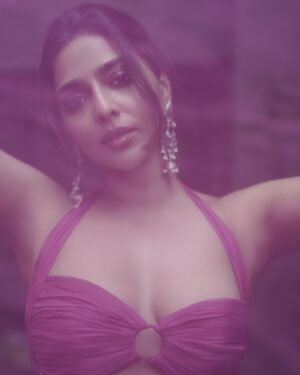 Aishwarya Lekshmi Instagram - Stay moisturised and mind your own business 😂

My All Woman GlamTeam 💗

Styling : @styledbysmiji in @baisegaba @the.yellow.dot 
Jewellery : @tribebyamrapali  @elsolstrategicconsultants 
Photographed by : @merin__georg 
MUAH : @femy_antony__ 

(Shouldnt have asked @thevinothcj to give me a caption 🤣.. Take up any issues with him now 🤣)