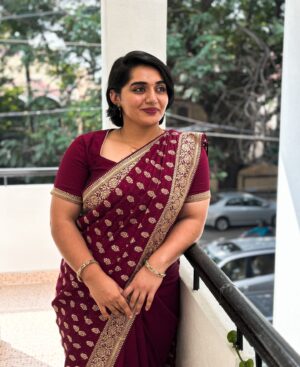 Aishwarya Murali Instagram - Graceful, bold and unapologetically me. In red ❤️
.
.
.
#sareelove #redsaree #sareeoftheday #loveforsaree #sareestyle #red #indiansaree #girlinsaree #shorthairgirl #pixiecut #bengaluru #bangalore
