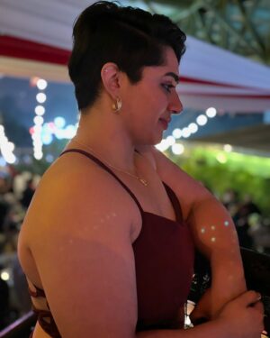 Aishwarya Murali Instagram - Does red look good on me 🙂‍↔️
.
.
.
.
#reddress #red #explorepage✨ #explorepage #explorepageready #explorefeed #datenight #pixiecut #shorthairstyles #bengaluru #nammabengaluru #backless