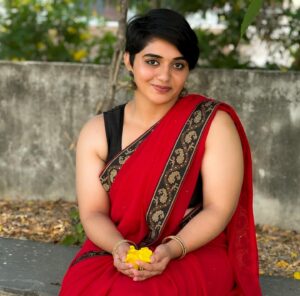 Aishwarya Murali Instagram - There's a shade of red, for every woman ❤️
.
.
.
#sareelove #sareelover #redsaree #red #sareefashion #sareestyle #explorepage #explorepage✨ #explorefeed #trendyhair #trending #chennai #tamilponnu #saree
