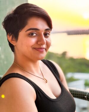 Aishwarya Murali Instagram - chai and sunshine ☕️☀️
.
.
.
.
.
#explorepage #explorepage✨ #explorefeed #explorepageready #explorepages #carousel #feedgoals #pixiecut #pixiehair #shorthairstyles #shorthairgirl #chennaiponnu #bengaluru