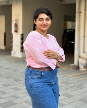 Aishwarya Murali Instagram - Kanmani Anbodu Kadhali Naan ❤️
.
.
Wearing #chikankari 
Jean @westsidestores 
.
.
#kanmani #reelitfeelit #explorepage #explorefeed #explorepage✨ #viralpost #viral #trendyhair #pixiecut #chennai #chikankari #feedpost