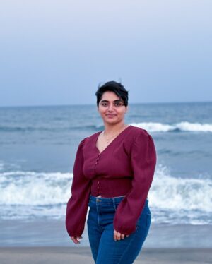 Aishwarya Murali Instagram - me & beaches, a forever fairy tale 🌊❤️
.
.
📸 @thisisnoahstalk 
.
.
#beaches #beachlove #beachgirl #explorepage #explorepage✨ #trendingnow #trendingpost #explore #chennaibeach #ecr #pixiecut #shorthair