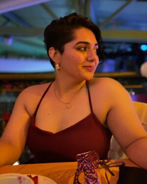 Aishwarya Murali Instagram - Does red look good on me 🙂‍↔️
.
.
.
.
#reddress #red #explorepage✨ #explorepage #explorepageready #explorefeed #datenight #pixiecut #shorthairstyles #bengaluru #nammabengaluru #backless