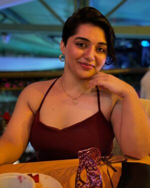 Aishwarya Murali Instagram - Does red look good on me 🙂‍↔️
.
.
.
.
#reddress #red #explorepage✨ #explorepage #explorepageready #explorefeed #datenight #pixiecut #shorthairstyles #bengaluru #nammabengaluru #backless