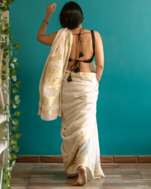 Aishwarya Narkar Instagram - Love is in the air..#2

📷♥️@ashayrtulalwar

aishwaryanarkar #saree #culcutta#cotton #feel#vibe#instagram #instafashion #style