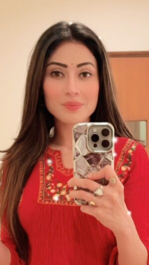 Aishwarya Raj Bhakuni Instagram - Aise logo se door rahe satark rahe 🙏🏻
.
#reelitfeelit #reelkarofeelkaro #trendingreels #viralvideos #viralreels #trending