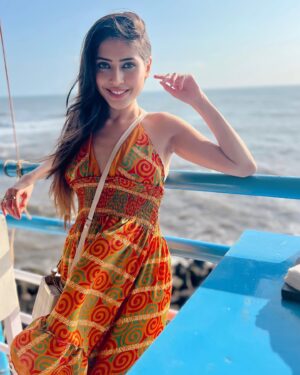 Aishwarya Raj Bhakuni Instagram - I want an ocean view, somewhere
As long as I'm next to you, I don't care✨
.
#goadiaries #serenity #peaceful #getaway #goa #india #photooftheday #picoftheday #girl #beauty