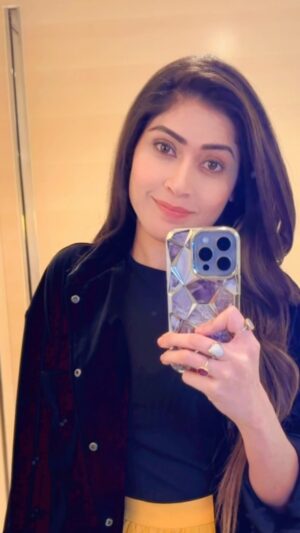 Aishwarya Raj Bhakuni Instagram - Fool me once shame on you , fool me twice shame on me! 
.
#reelitfeelit #reelkarofeelkaro #trendingreels #trendingnow #viral #trending #viralvideos