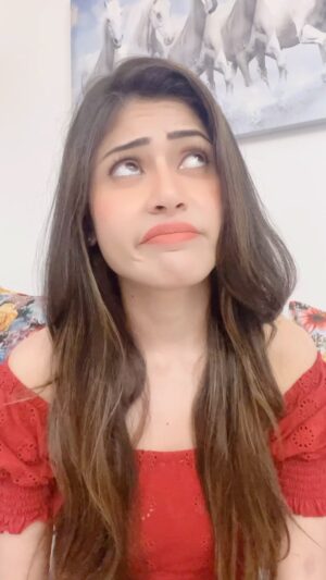 Aishwarya Raj Bhakuni Instagram - Aja bhayii isse pehle ki wrong number dial ho jaye💀
.
#reelitfeelit #reelkarofeelkaro #trending #trendingreels #explprepage