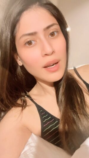 Aishwarya Raj Bhakuni Instagram - How much haule? Very much very much haule💀
.
#reelsinstagram #reelitfeelit #reelkarofeelkaro #trendingreels #explorepage #funnyvideos #viralvideos