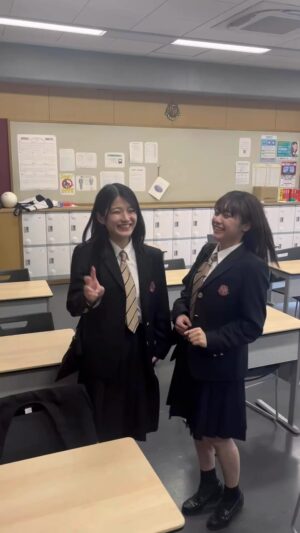 Aju Makita Instagram - ☺︎︎
御上先生絶賛撮影中👨‍🏫
いつも現場を楽しくしてくれるさくらちゃん
#御上先生