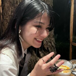 Aju Makita Instagram - ☺︎︎
いつかは挑戦したかったアーマーリング💍
意外とどんな服装にもマッチして
手元がスタイリッシュになるのでお気に入り
#viviennewestwoodjapan 
#viviennewestwood #pr