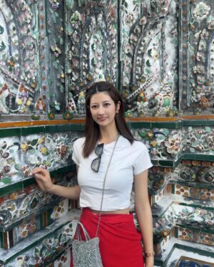 Akane Takiyama Instagram - 去年のお話になりますが、タイに旅行へ行ってました🇹🇭

大はしゃぎして本当に楽しかった〜
楽しいことが同じお友達がいるって幸せ。

私が仕事バタバタで予約周り何もできなかったので2人のおかげで楽しめました。ゆい、しおんありがとう❤️‍🔥

(露出がダメで赤い布を貸していただいた1枚目。
赤が映えてお気に入り。笑)