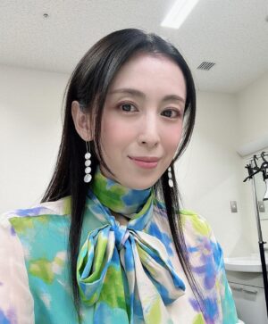 Akiko Hinagata Instagram - 今日はストレートでシンプルに
この後よじごじdays生放送です😊
#よじごじdays 
#茨城