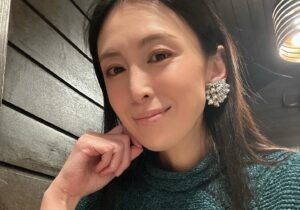 Akiko Hinagata Instagram - 少し前に
10代から気になっていたステーキ屋さんに。
ステーキ屋さんのコーンスープって
なんか美味しいよね
#ステーキ屋さん
#コーンスープ