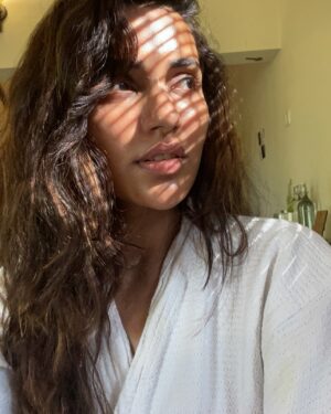Akshara Gowda Instagram - Lemme make something very very clear … “MY SKIN” ☺️❤️🥰😻. 

 #aksharagowda #stylishtamilachi #aksharagowdabikki #stylishtamizhachi 
#mumbai #hyderabad 

#parenthood #newmom #newmum #newparents #parentingjourney #wokeuplikethis #skincare #skincareroutine #HealthySkin
#GlowUp
#SkincareLover
#SkincareAddict
#BeautyRoutine
#SelfCare
#FlawlessSkin
#ClearSkin
#SkinGoals
#SkinCareTips
#SkinCareCommunity
#SkincareJunkie
#SkincareProducts 
#RadiantSkin