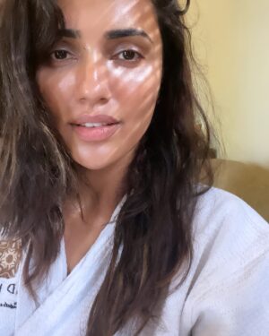 Akshara Gowda Instagram - Lemme make something very very clear … “MY SKIN” ☺️❤️🥰😻. 

 #aksharagowda #stylishtamilachi #aksharagowdabikki #stylishtamizhachi 
#mumbai #hyderabad 

#parenthood #newmom #newmum #newparents #parentingjourney #wokeuplikethis #skincare #skincareroutine #HealthySkin
#GlowUp
#SkincareLover
#SkincareAddict
#BeautyRoutine
#SelfCare
#FlawlessSkin
#ClearSkin
#SkinGoals
#SkinCareTips
#SkinCareCommunity
#SkincareJunkie
#SkincareProducts 
#RadiantSkin