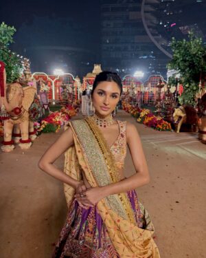 Alaviaa Jaaferi Instagram - wearing @mayyurgirotracouture @golecha_jewels ✨