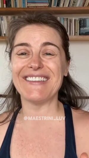 Alessandra Maestrini Instagram - Sobre a construção do sotaque da polaca mais amada do Brasil 💖 

📽 @vozesinterativaspdc l Youtube 

#alessandramaestrini #bozena #tomaladaca #humor #patobranco
