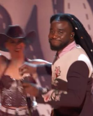 Alexa Blair Robertson Instagram - MY FIRST GRAMMY RODEO! @shaboozey 🤠 someone pinch me! a true dream come true & I got to do it with my girls! thank you to @fatima_noir @iamdjdubz for believing in me— my gratitude is overflowing. little me is so proud right now🥹🥹🥹🥹