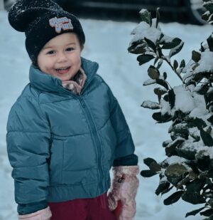 Alexa PenaVega Instagram - I think it’s safe to say the PenaVega fam is even more in love with Tennessee after these last couple days …💜 ❄️ 🏠 #snowday