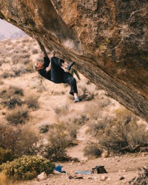 Alexandra Johnson Instagram - Social Distortion / Blood Meridian V12/13

Unlocking 🔓🧠. This means a lot as my hardest climb back, proving to myself I can climb at this level again. I kept comparing myself to the old me but I’m done looking backwards. Only forwards now. 

📸 @bobbysorich 🫶