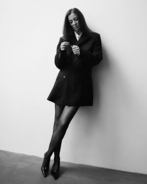 Alexandra Maria Lara Instagram - 🖤🤍 @chris.puttins 📸 for @emotionmagazin  Styling by the one and only @betty.brenn 🫶🏻