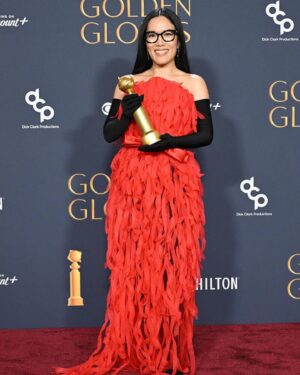 Ali Wong Instagram - The first 🏆 I’ve ever received for a stand up special 😭 🙏 ❤️

Dress, gloves and shoes: @balenciaga 
Earrings: @bpdesilvajewellers 
Styling: @taraswennen 
Makeup: @danielmartin 
Hair: @samiknighthair 
📸 @goldenglobes @gettyimages #goldenglobes