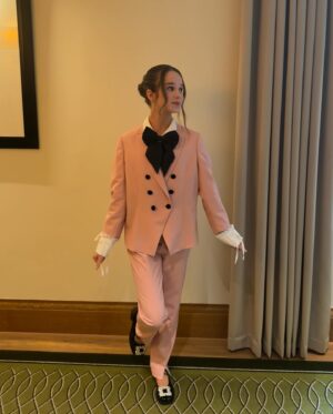 Alisha Weir Instagram - ✨Critics Circle Awards 2025✨

So grateful to have been nominated for Abigail, Wicked little Letters and Buffalo Kids🤍 
Thank you so much for this recognition. 🎀 
And thank you to @universalpicturesuk @studiocanaluk and @warnerbrosuk 
Love Alish X