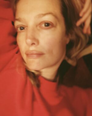 Alison Sudol Instagram - It’s World Mental Health Day, so I thought I would challenge myself to write something, rather than clam up like I often do when I struggle to fit big feelings into small things like words. I often give up and don’t say anything at all, which makes me feel like I’m disappearing. It’s been a tough year for me mentally. Parenting two tiny children has stretched me often far beyond what I thought I could give. I am infinitely stronger for it, but for a hefty stretch of time I’ve felt like I’ve just barely been keeping my head above water. I’ve missed creating. I missed it in my bones. But I had no space, no time, I couldn’t stay on top of the endless laundry, the cooking, the scraping broccoli out of the spaces between the floorboards. My mind has been scattered, foggy, jumpstarted by cups of tea that are half honey and cold by the time I drink them. My love has been working, which has often meant we are not in the same place, so I’ve been alone more than has been good for my head, my heart…and my body- being pregnant, giving birth, caring for these little people better than I could care for myself left me feeling like a stranger in my skin for a long time, then add an autoimmune disease attacking my eyes into the mix (will post more about that separately as have more to say, but that’s for another day) it wasn’t easy to see or be seen. And the world... I thought I cared about things before, but since having children it’s astronomically sensitized me to the suffering going on all around without knowing what to do with the pain. There have been many things, big things, small, an invisible weight, a greyness, lack of purpose. Not postnatal depression, I don’t think, but something. So I’m trying to turn the tides. I’m writing, creating, asking for more help- even started to exercise, lifting weights which I’ve resisted for years. So much energy spent resisting resistance. Weirdly I feel lighter now that I’m just lifting stuff. And trying to talk, not hide. Every time I’ve reached out, I’ve found a hand to hold. Friends and family have been exquisite. I’m so grateful. I just want to keep growing, keep learning. Sharing is part of that process. And showing my face. Hi.