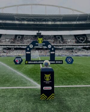 Alline Calandrini Instagram - Encerrando a temporada Brasileirão 2024 com o aquecimento Sportv. 

Que temporada emocionante. Ta maluco! 
Que venha 2025 e mais realizações ✨