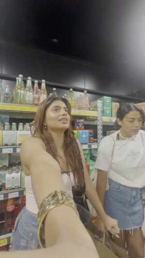 Alma Hussein Instagram - Naina ki tarah ghar sei bhaag ke nahi, bunny ki tarah jhut bolke travel kiya iss baar:)

Welcome to the Australian Series!! 

( Travel , Lifestyle, Australia, Sydney)

#explore#explorepage#exploremore#recommended