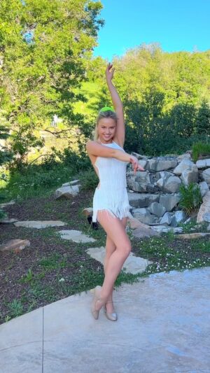 Alta Sweet Tabar Instagram - Feeling Spicy🌶️💃

 #dance #reels #fun #sassy #dancevideo #viralvideos #dancer #explorepage #explore #instareels #instagramreels #trendingvideos #trending #trendingreels #love #reelsinstagram #reelsvideo #viralreels #instagram #instagramreels #reeldance #dancereels #dancereel