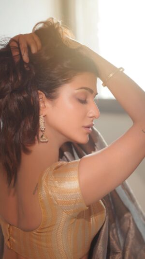 Amandeep Sidhu Instagram - 🥀
.
Shot and edited by @abhay_r_kirti 
@makeupbyhabiba2024 @anitaraut_makeover 
.
.
.
#neechitramchoosi #amandeepsidhu #trendingreels #toodles