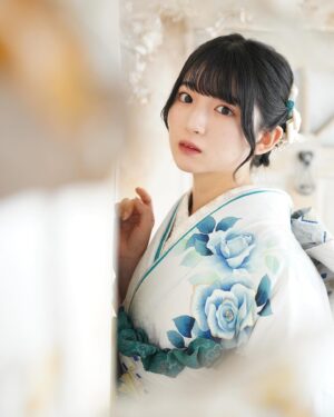 Amane Shindo Instagram - 成人の日迎えました✨️

全てのことに感謝を忘れず、楽しみながら一生懸命歩みます！！
これからもよろしくお願い致します🌱

数年前に一目惚れして決めた振袖でした✨️👘🩵💙

  #成人  #ねすぐらむ