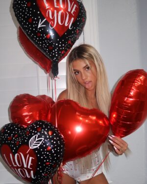 Ambie Bambii Instagram - happy valentine’s day 🥰
#valentines #bemine