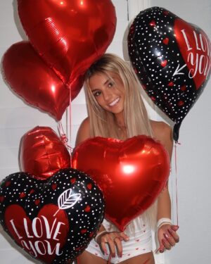 Ambie Bambii Instagram - happy valentine’s day 🥰
#valentines #bemine