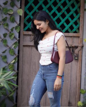 Ambika Vani Instagram - Paint your soul with the colors of self love🤍

PC - @shayansphotography @yanibirii