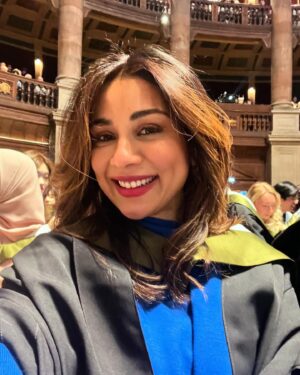 Amrita Puri Instagram - I did it. I am officially a postgraduate with a Master of Science Degree. This is something that I have wanted to do for a long, long time. Don’t listen to anyone who tells you that it’s too late to chase your dreams. Go out and do what you need to. We have just one wee* life. 
Big hugs to my cohort and all those that got me through this crazy ride. There were some rough patches (tears and all) but all in all I had a blast. 💥 👩🏻‍🎓
* The Scottish word "wee" means small or little.
P.S.- My parents are the best cheerleaders in the world.

#edinburghgrad #mastersofscience #edinburghlife