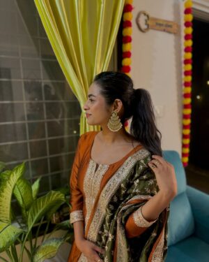Amruta Dhongade Instagram - Happy Diwali from me to my love ones ♥️✨🪔
.
.
Pc - ✨
#amrutadhongade #amrutadhongadeofficial #dhongadeamruta #diwali2024 #amrutadhongadefc